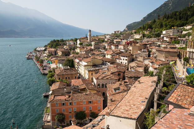 Blick auf die Altstadt von Limone sul Garda