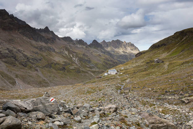 Wanderweg zur Wiesbadener Hütte