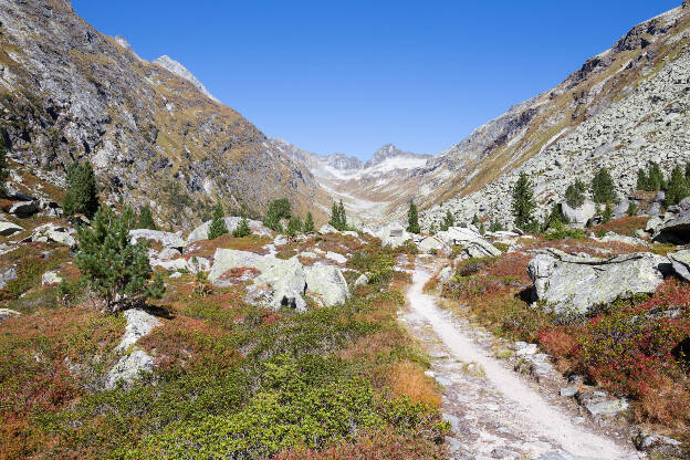 Wanderweg im Dorfertal