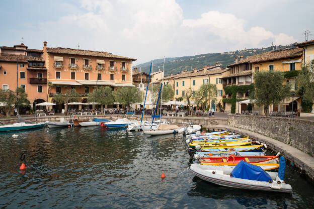 Der Hafen von Torri del Benaco