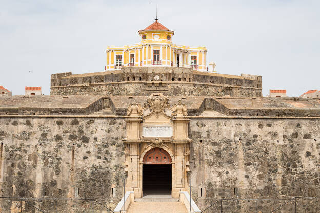 Haupteingang von Forte de Santa Luzia