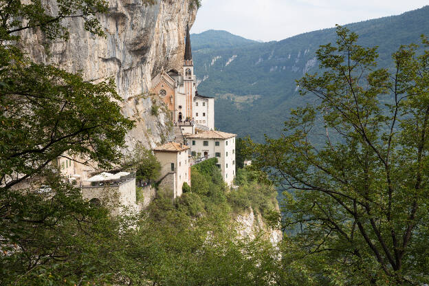 Felsenkirche Madonna Della Corona