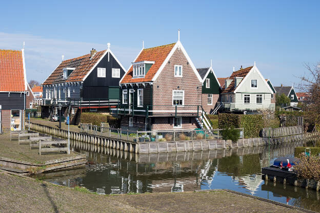 Häuser und Grachten in Marken