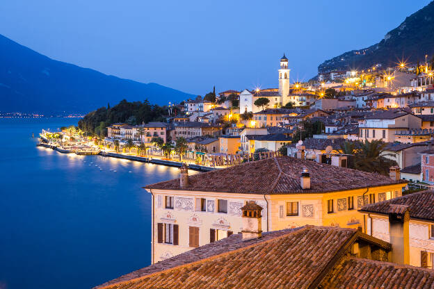 Limone sul Garda in der Dämmerung