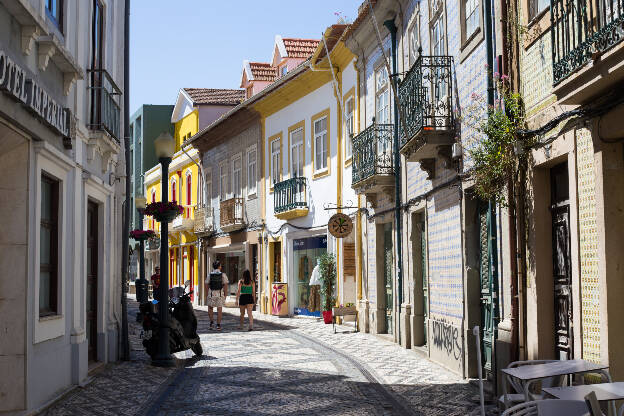 Spaziergänger in Aveiro