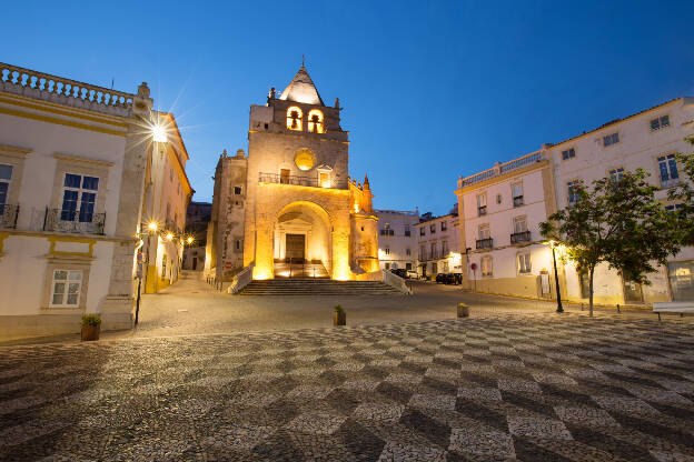 Marktplatz Elvas zur blauen Stunde