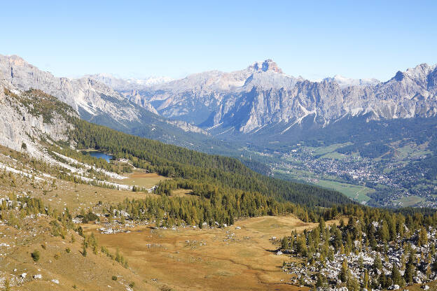 Wanderung vom Forcella Ambrizzola Pass zum Federa See